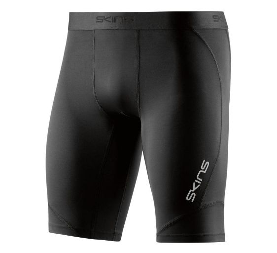SKINS COMPRESSION DNAMIC MENS 1/2 TIGHTS BLACK/SILVER - ArmourUP Asia